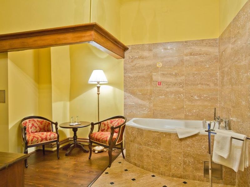 Hotel Photo 12