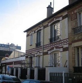 NearBy Hotel