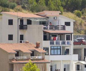 Ella Apartments Omis Croatia