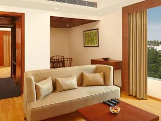 Фото отеля Lemon Tree Hotel Shimona Chennai