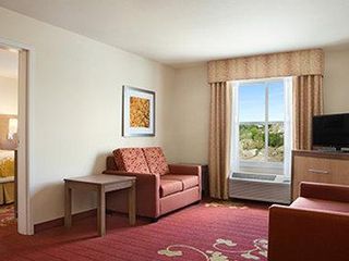 Hotel pic Days Inn & Suites by Wyndham Belmont
