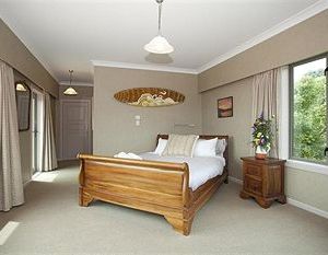 Four Elements Bed and Breakfast Accommodation Raglan New Zealand