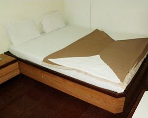 Hotel White Pearl Sheva India
