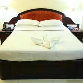 NearBy Hotel