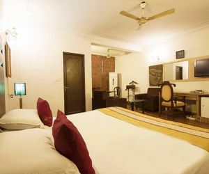 Golden Leaf Hotel Delhi City India