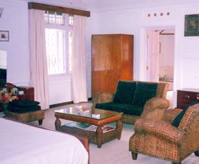 NearBy Hotel