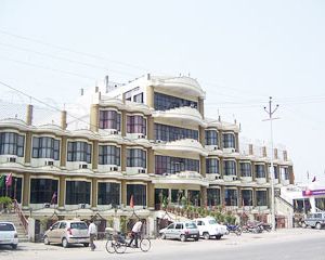 Hotel Clark International Saharanpur India