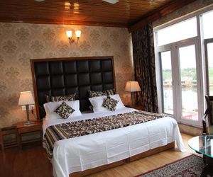 Hotel Zamrud at Dal Lake Srinagar India