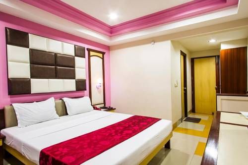 Heeralal Hotel