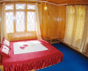 Cliff View Residency Lachung India
