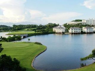 Фото отеля Huizhou Lakefront Golf club and Resort