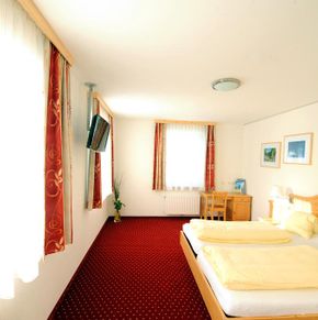 NearBy Hotel