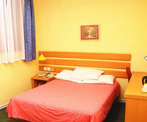 Home Inn Shanghai Huancheng East Road Feng-hsien China