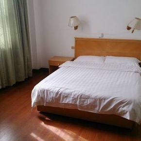 NearBy Hotel