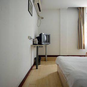 NearBy Hotel