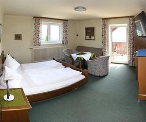 Pension Rosenauer Zimmer & Ferienwohnungen Nussdorf Austria