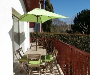 Rental Apartment LOREE DU LAC - Appartement Dans Quartier Calme Proche Lac - Biarritz, 2 Bedrooms, 6 Persons Biarritz France