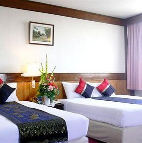 NearBy Hotel
