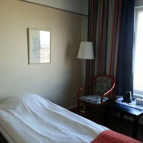NearBy Hotel