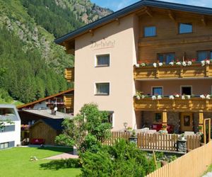 Pension Dorfplatzl St. Leonhard im Pitztal Austria