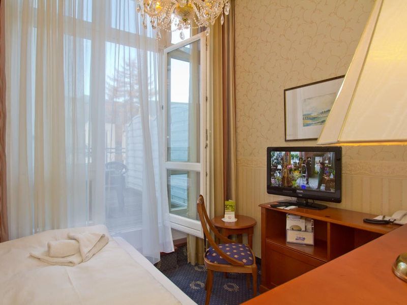 Hotel Photo 5