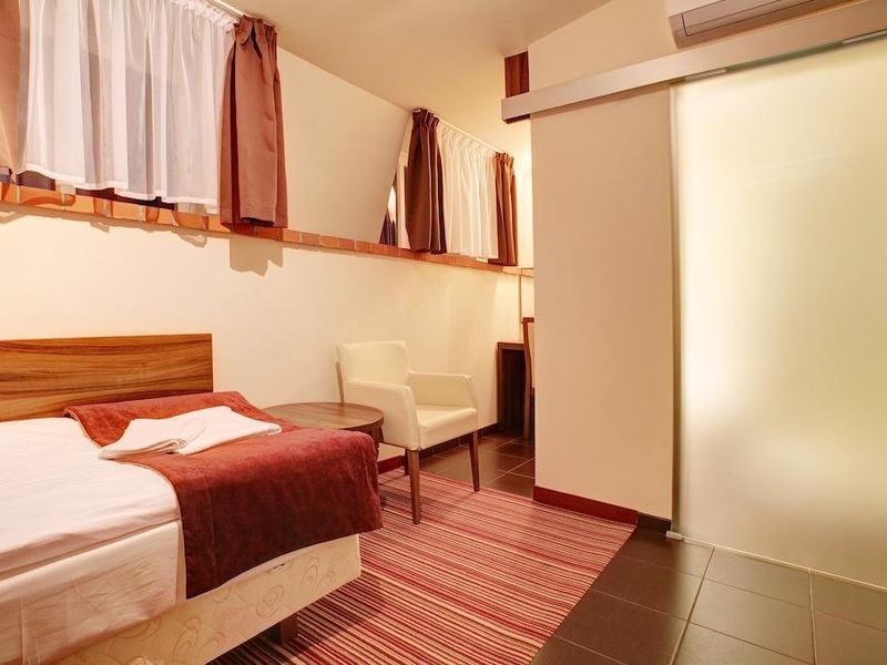 Hotel Photo 1