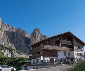 Rifugio Frara Selva di Val Gardena Italy