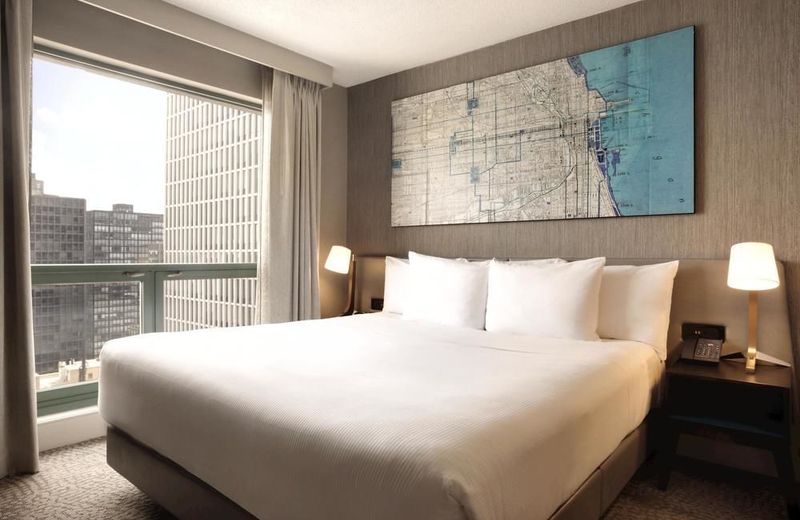 Hilton Chicago Magnificent Mile Suites