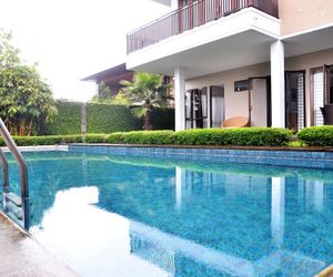 Elok Villa Dago Private Pool Bandung Indonesia