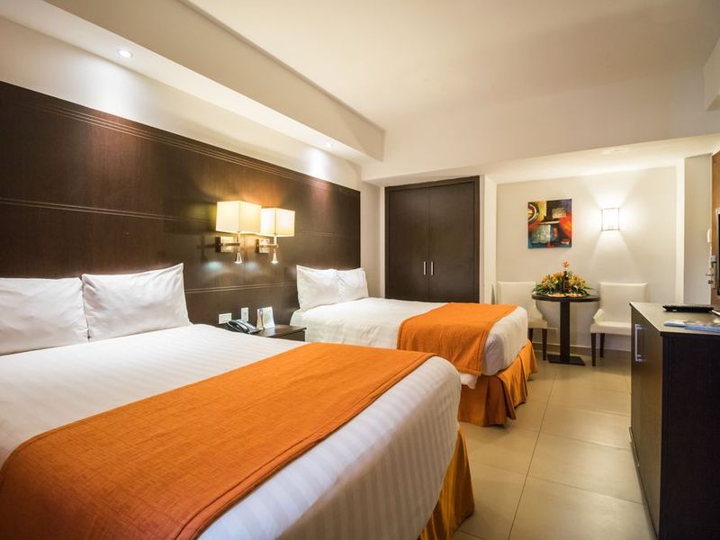 Hotel Photo 6