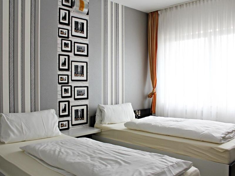 Hotel Photo 1