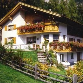 NearBy Hotel