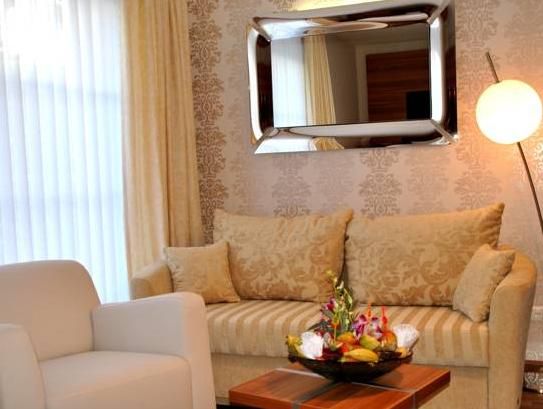 Hotel Photo 8