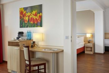 Hotel Photo 12