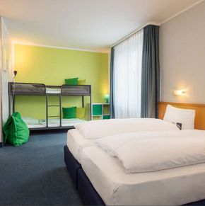 NearBy Hotel