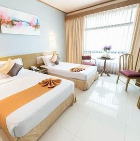 NearBy Hotel