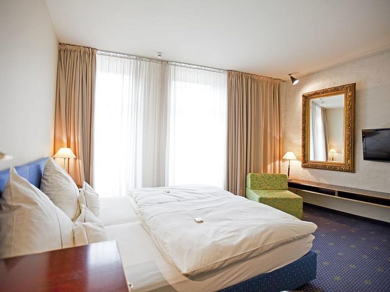Hotel Photo 1