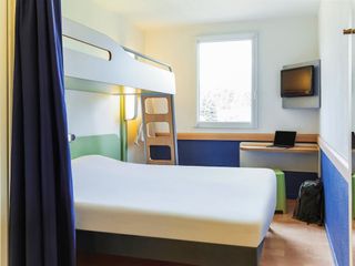 Фото отеля ibis budget Saint Cyr sur Mer La Ciotat