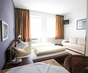 Pension/Guesthouse am Hauptbahnhof Unterhaching Germany