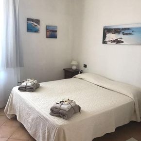 NearBy Hotel