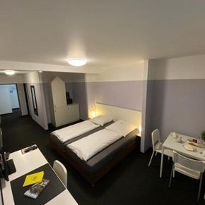 NearBy Hotel