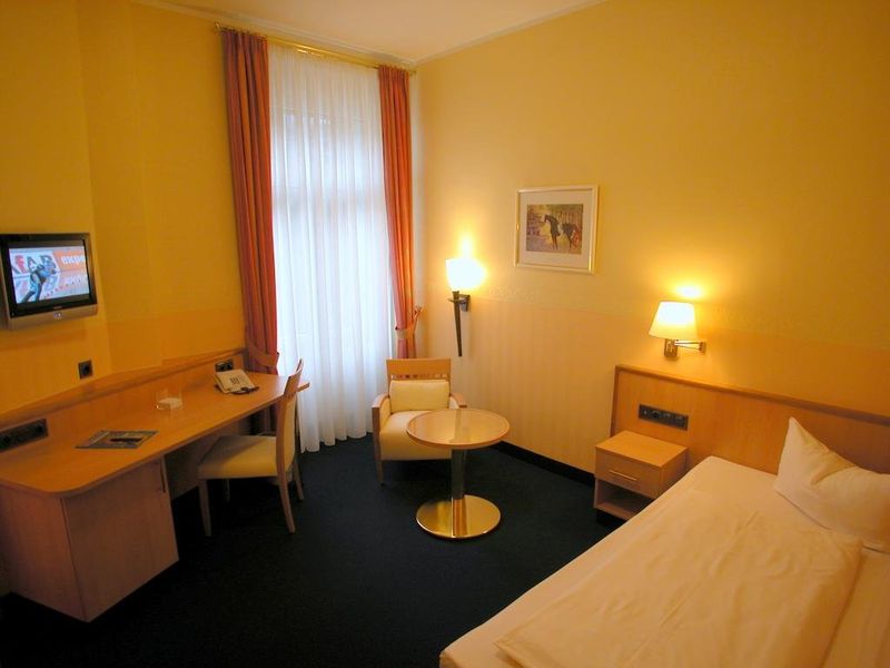 Hotel Photo 12
