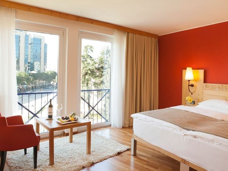 Hotel Photo 1