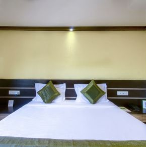 NearBy Hotel