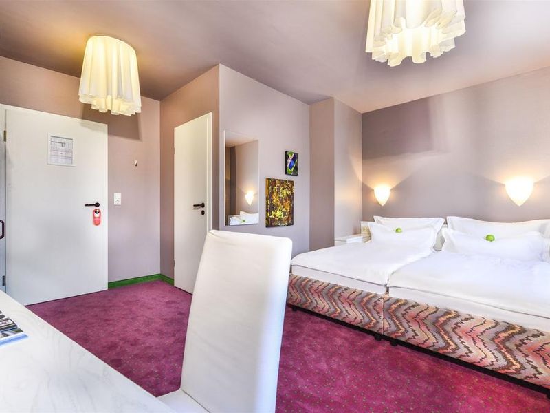 Hotel Photo 1