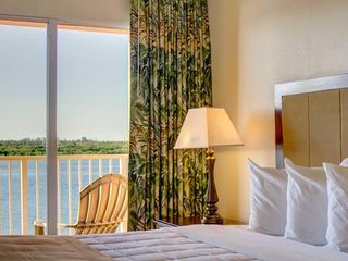 Фото отеля Hutchinson Island Plaza Hotel & Suites