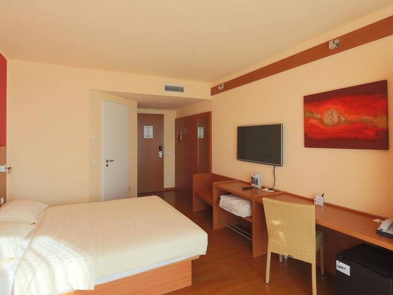 Hotel Photo 5