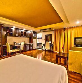 NearBy Hotel