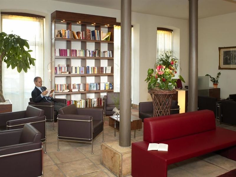 Hotel Photo 8