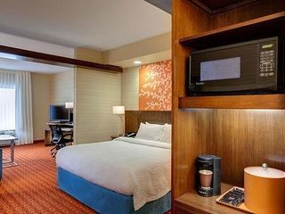 Hotel pic Fairfield Inn and Suites by Marriott Calhoun